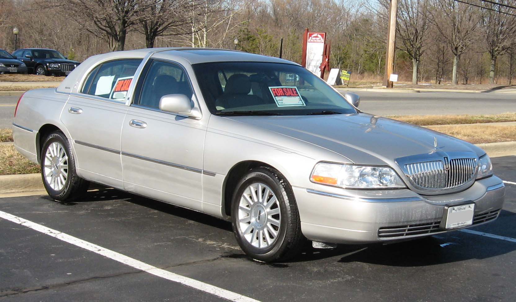 2003 Lincoln Town Car Information And Photos MOMENTcar
