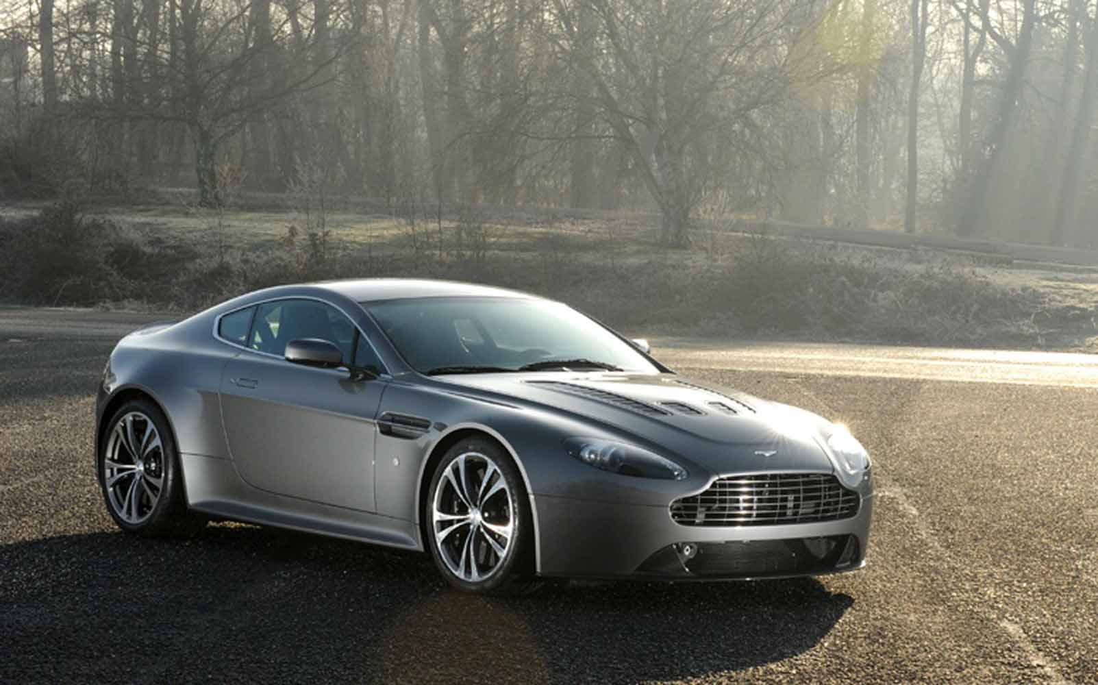 Aston Martin V12 Vantage #4