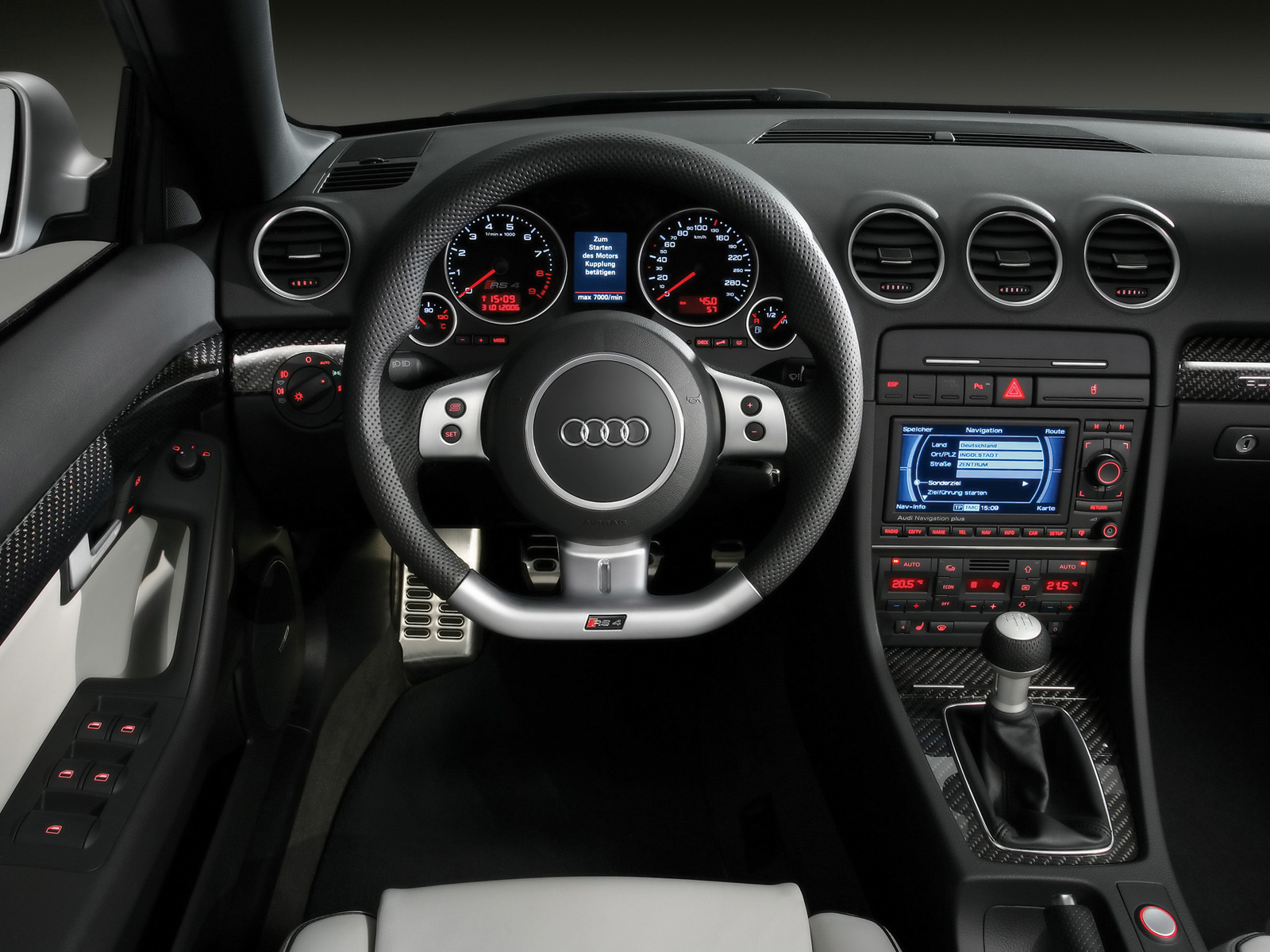Audi RS 4 quattro #8