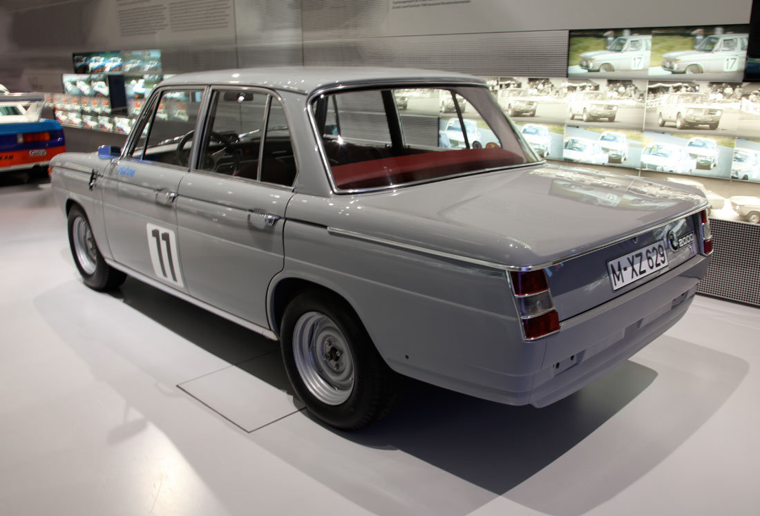 BMW 2000 1969 #8