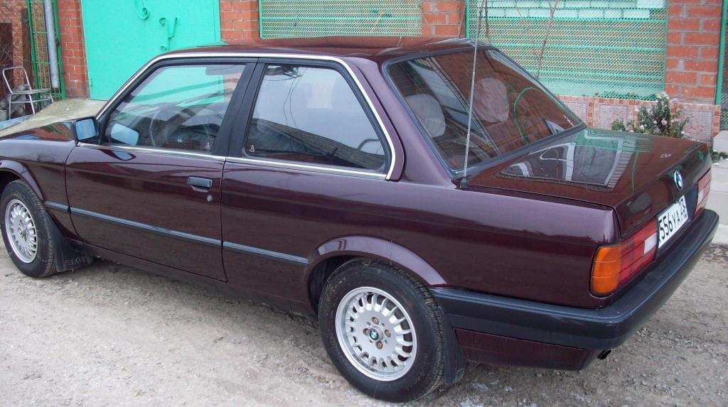 BMW 3 Series 1990 #12