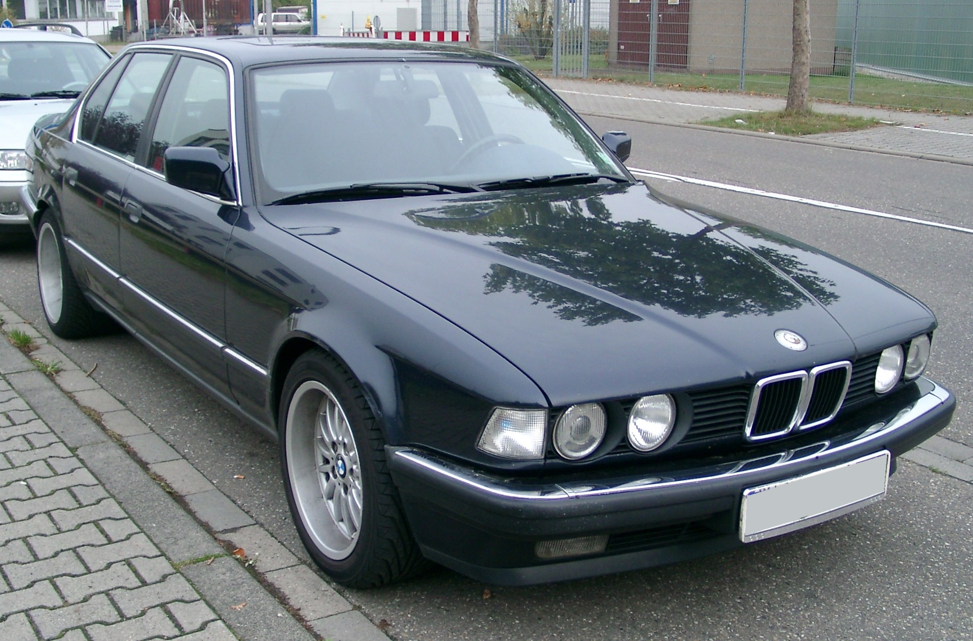 BMW 7 Series 1990 #5