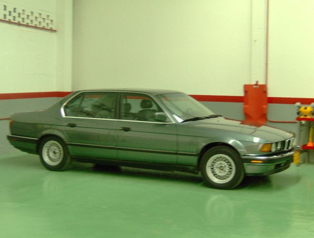 BMW 7 Series 1990 #8