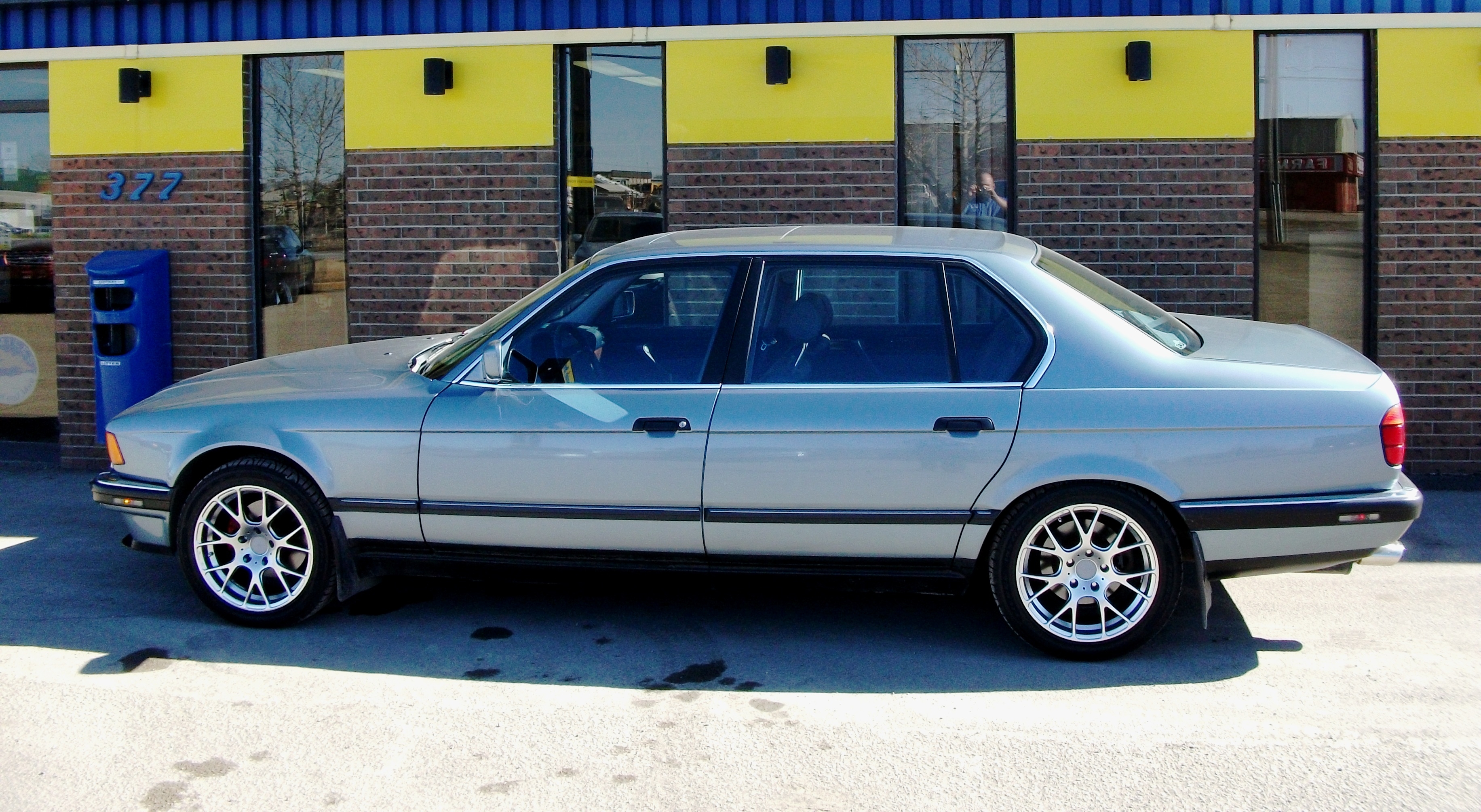 BMW 7 Series 1990 #9