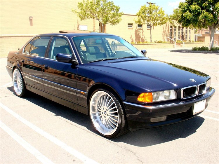 BMW 7 Series 1998 #8