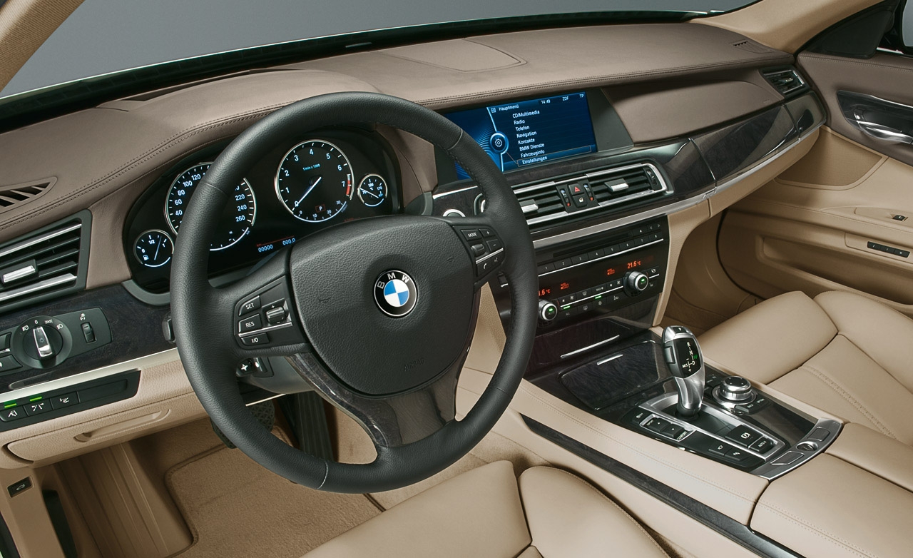 BMW 750 #9