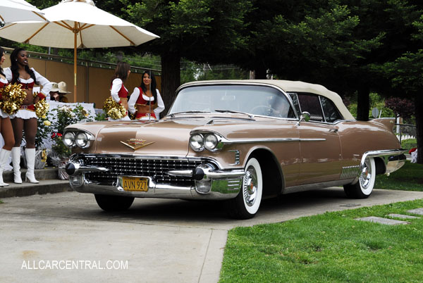 Cadillac Biarritz 1958 #11