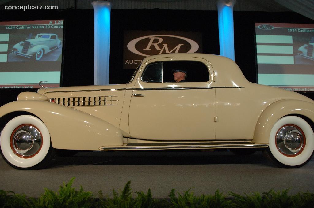 Cadillac Series 355 #13
