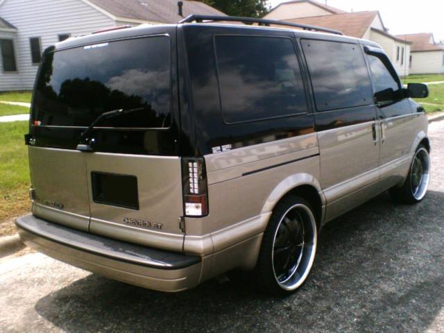 Chevrolet Astro 2001 #2