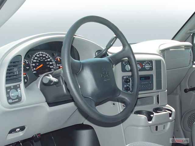 Chevrolet Astro Cargo 2002 #2