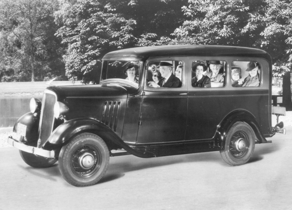Chevrolet Suburban 1938 #2