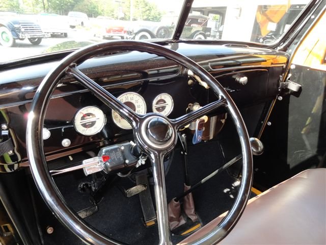 Chevrolet Suburban 1939 #12