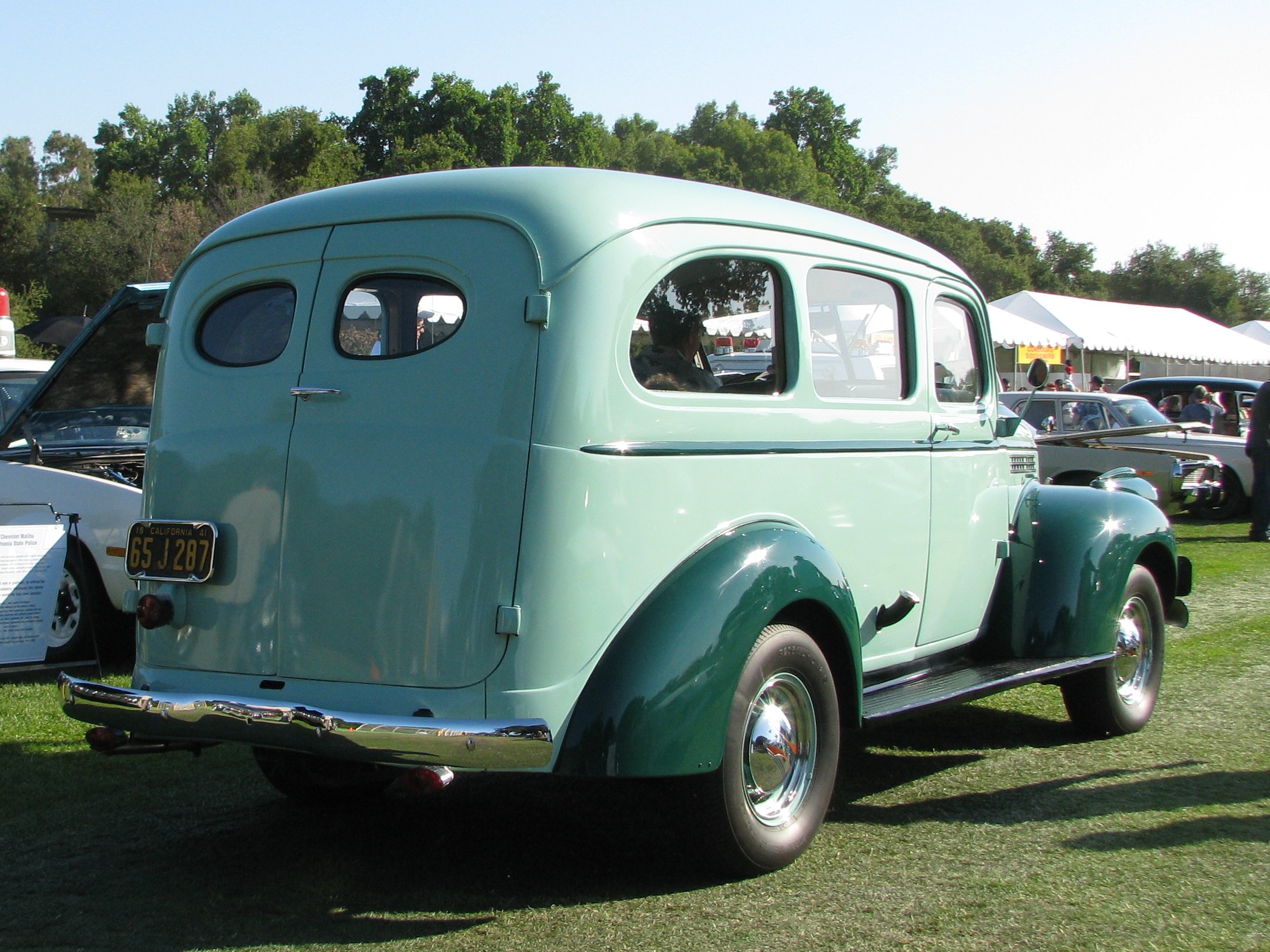 Chevrolet Suburban 1942 #8