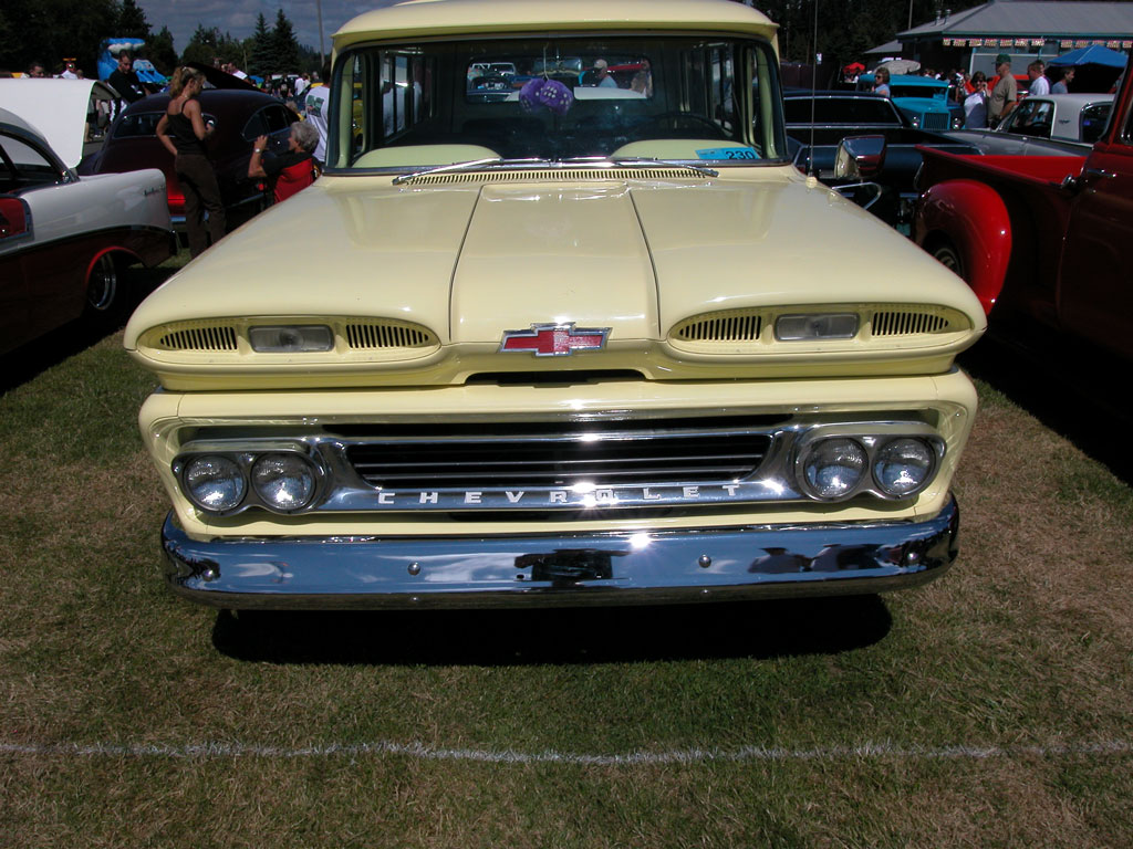 Chevrolet Suburban 1960 #10