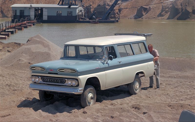 Chevrolet Suburban 1961 #5