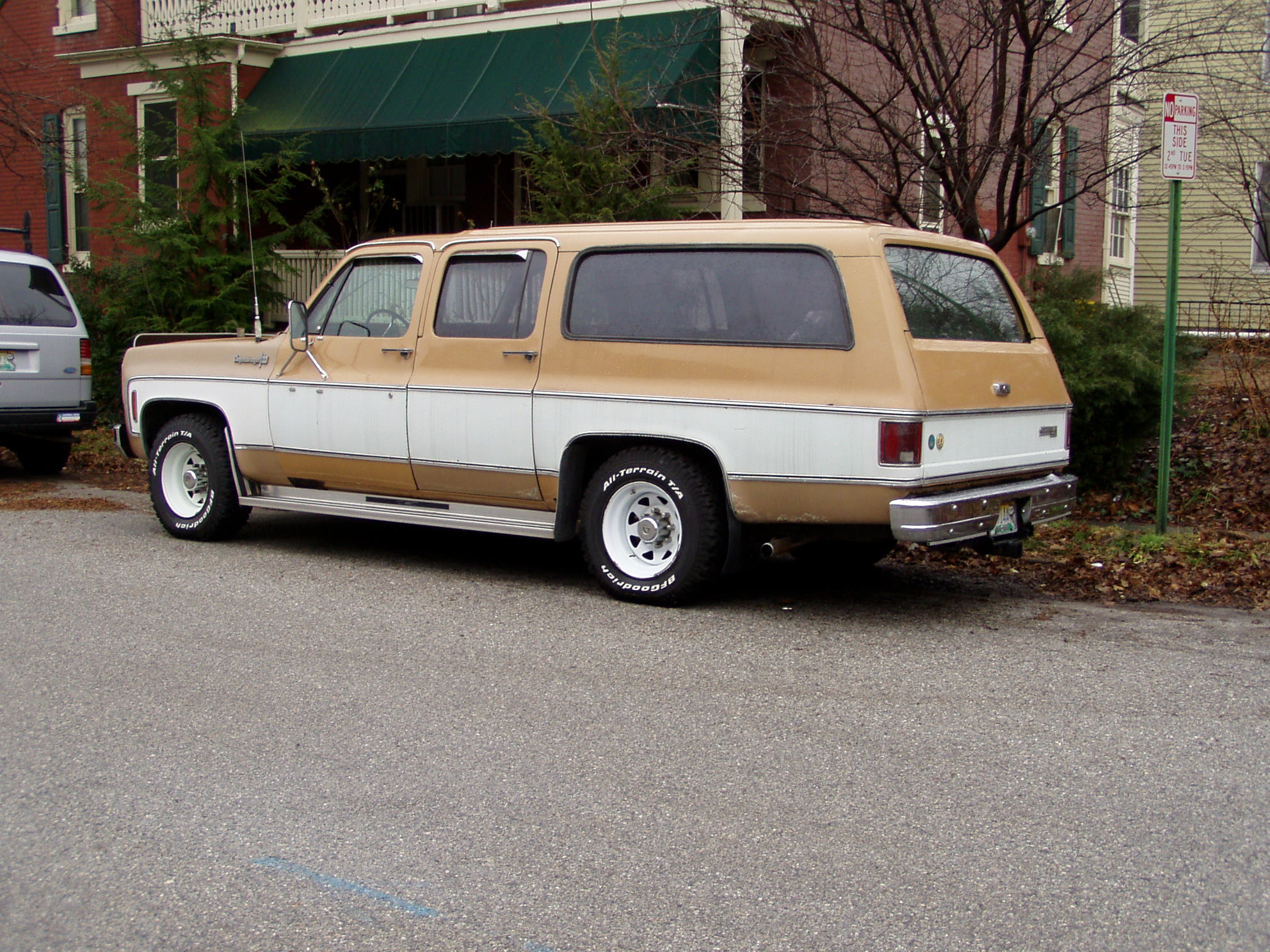Chevrolet Suburban 1973 #10