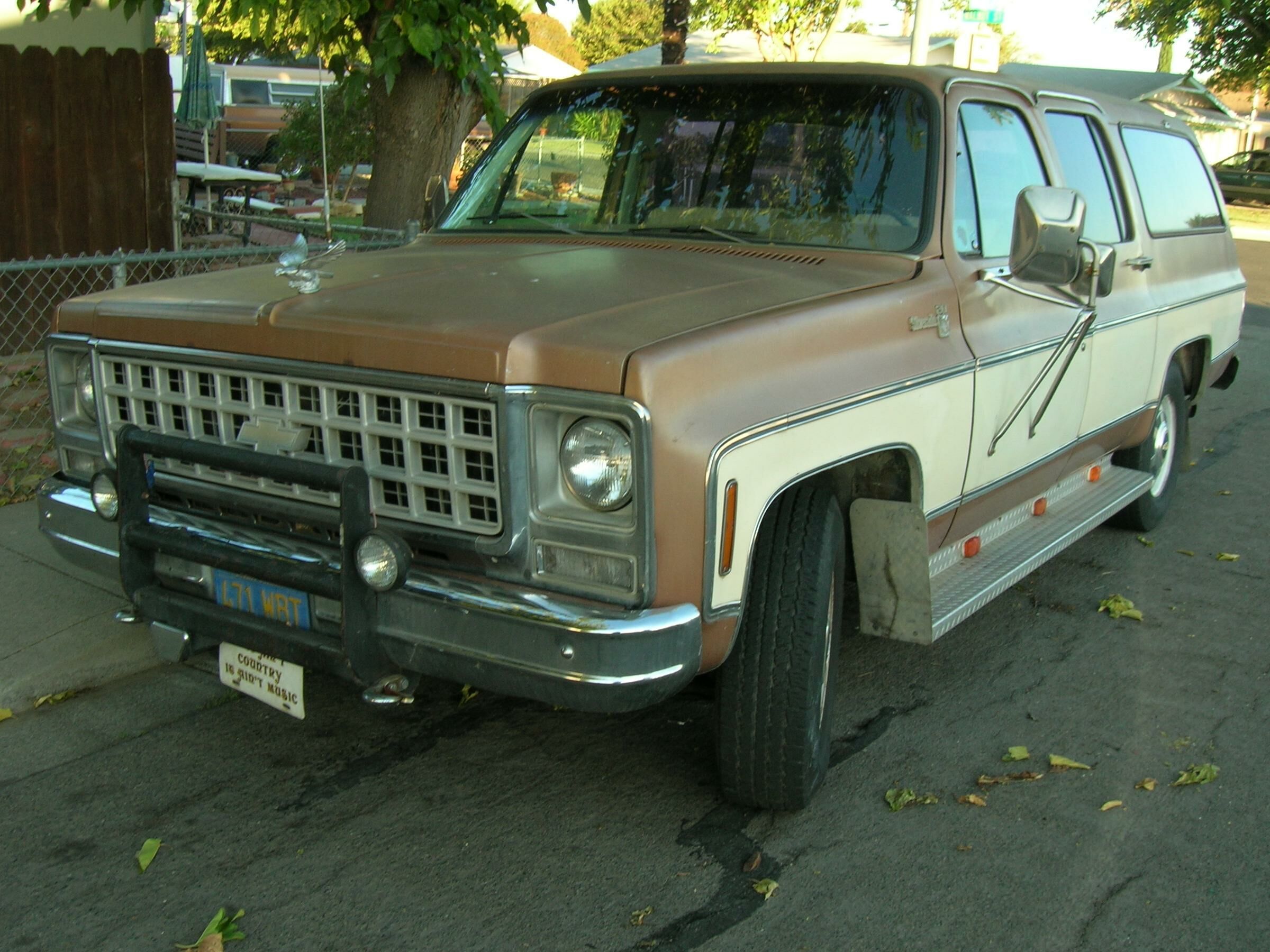Chevrolet Suburban 1974 #1