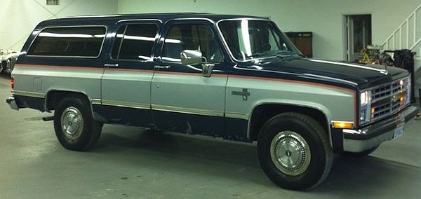 Chevrolet Suburban 1984 #1