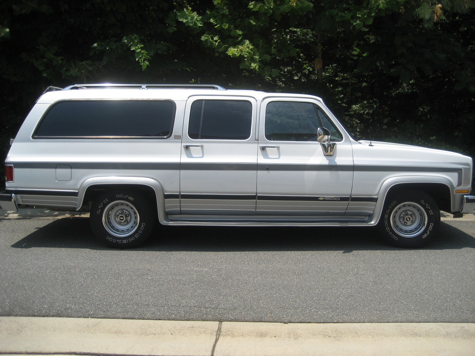 Chevrolet Suburban 1989 #7