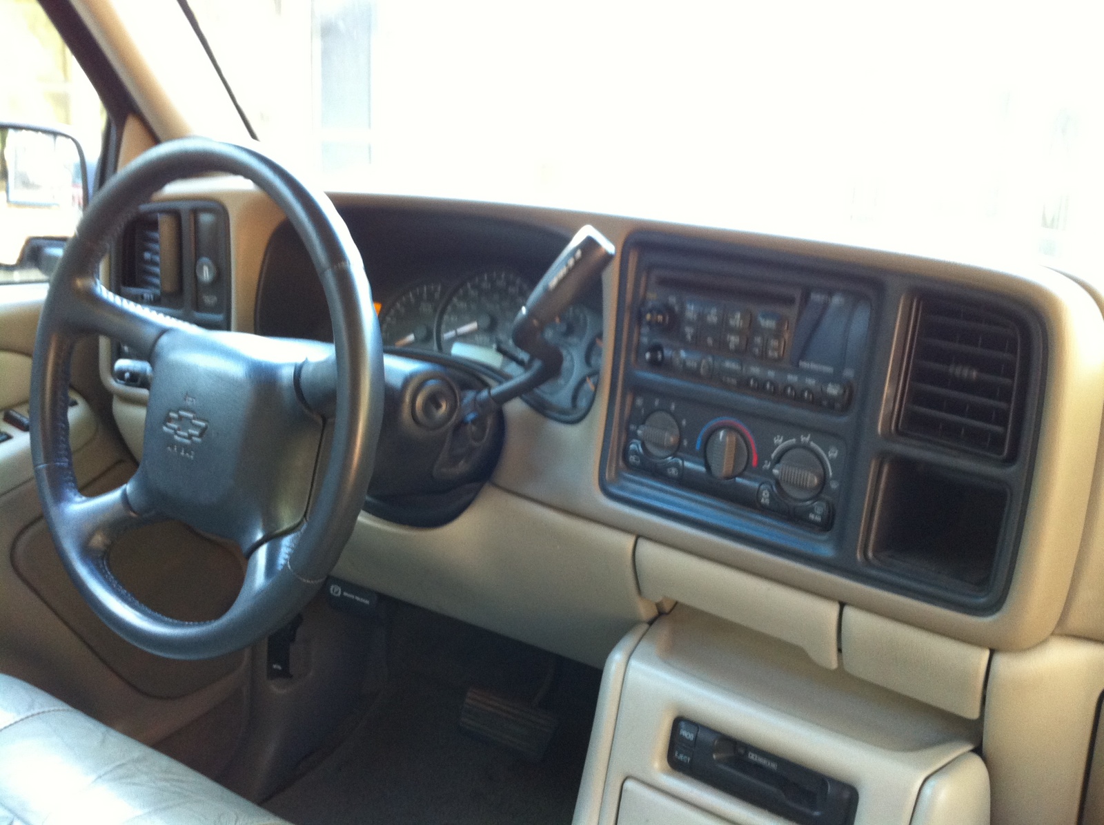 Chevrolet Suburban 2002 #10