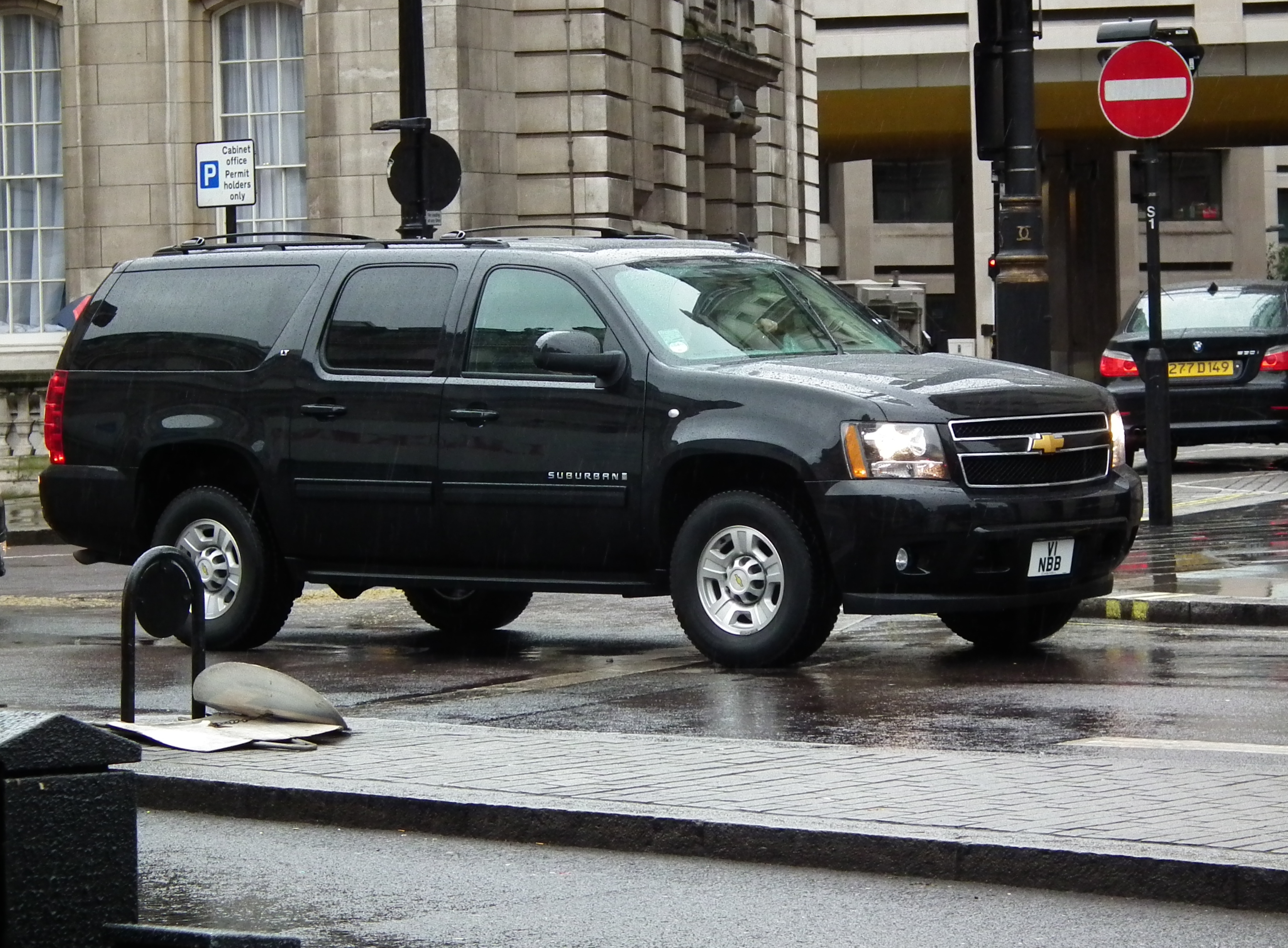 Chevrolet Suburban 2009 #4