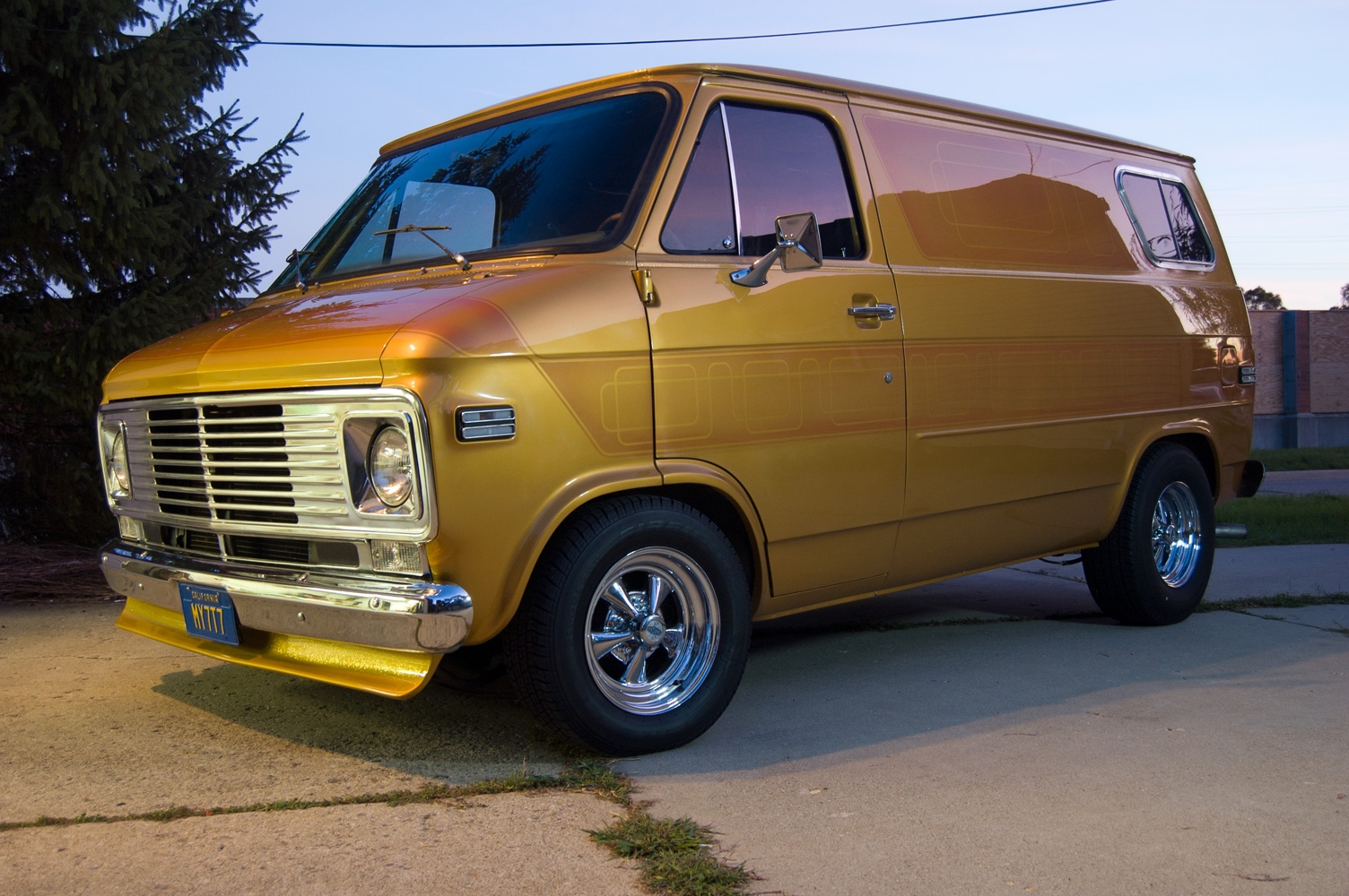 Chevrolet Van 1977 #1