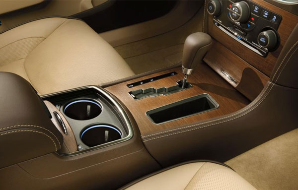 Chrysler 300 C Luxury Series #6