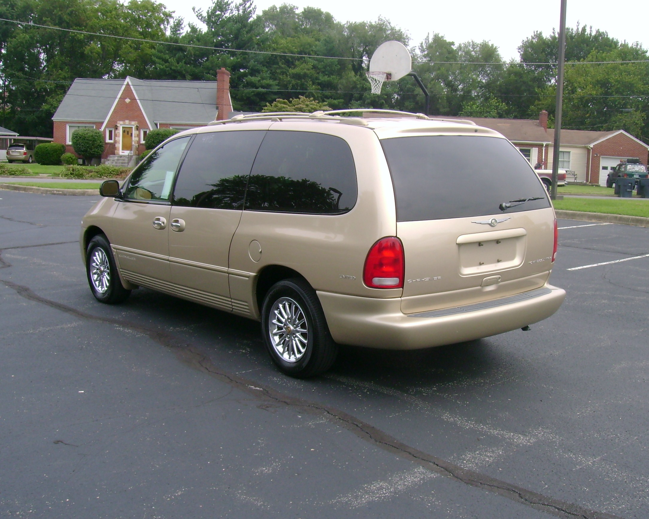 Chrysler Town and Country 1999 #11