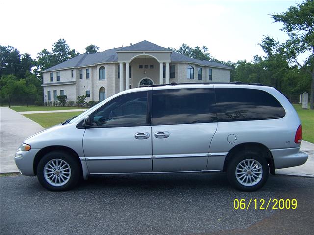 2000 town and country van