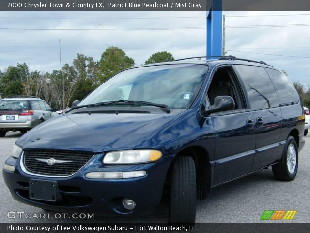 Chrysler Town and Country 2000 #3