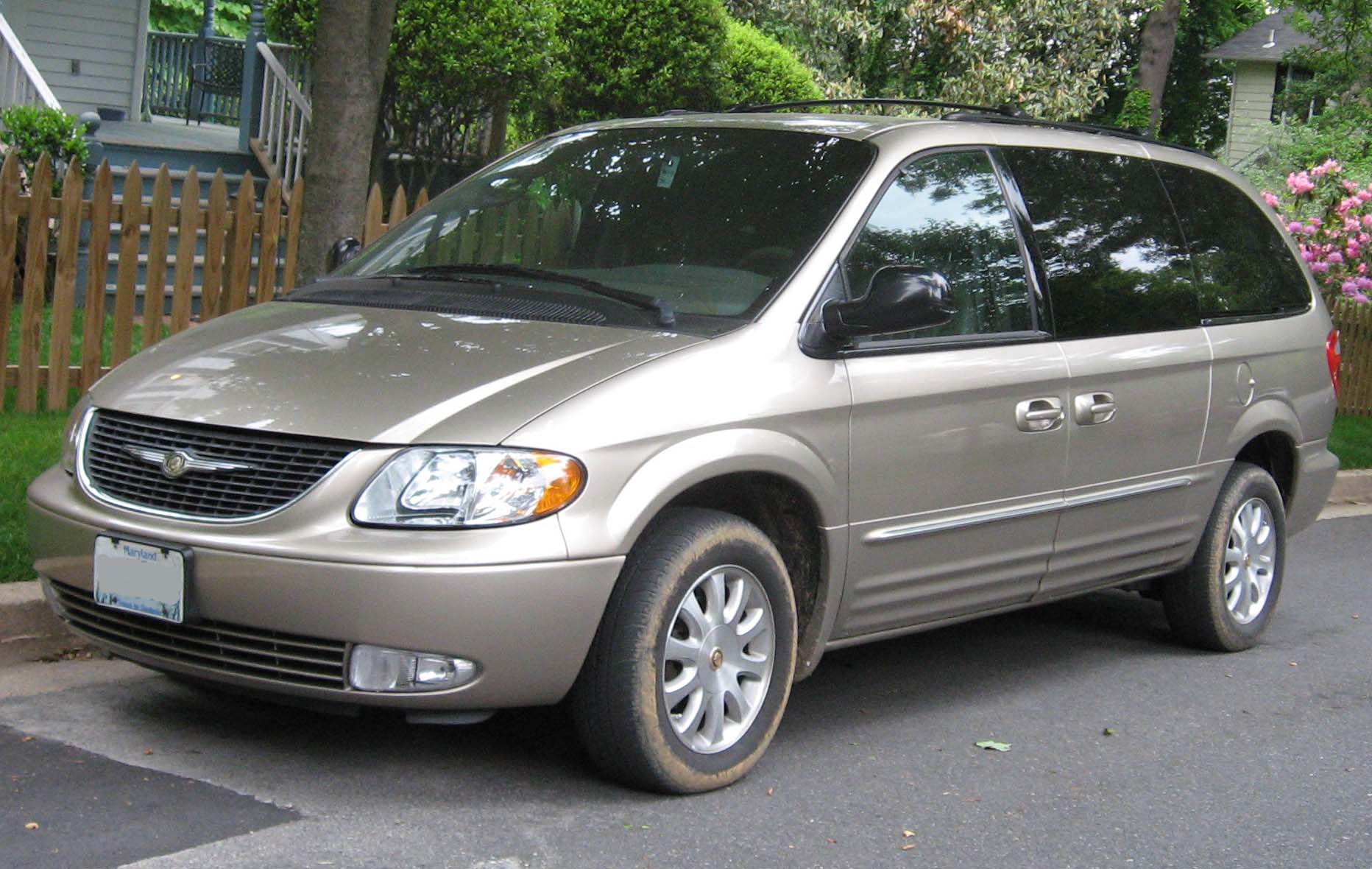 2001 Chrysler Town and Country Information and photos