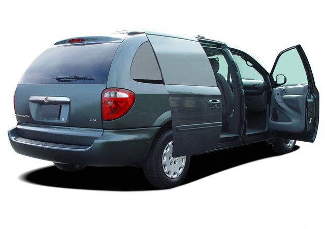 Chrysler Town and Country 2002 #8
