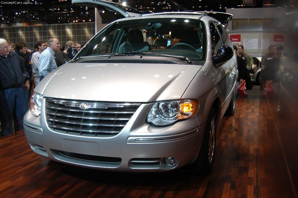 Chrysler Town and Country 2004 #6
