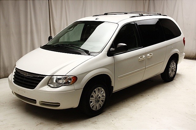 Chrysler Town and Country 2006 #5