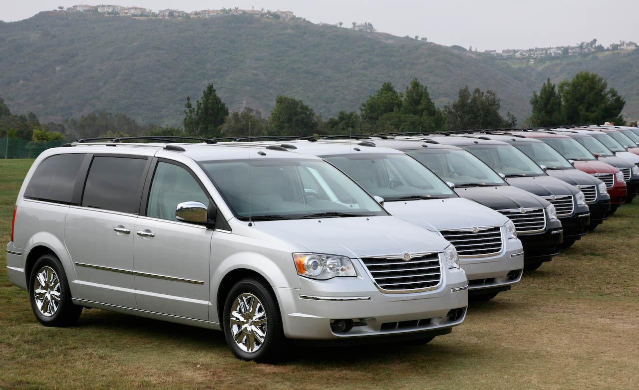 2008 Chrysler Town and Country Information and photos