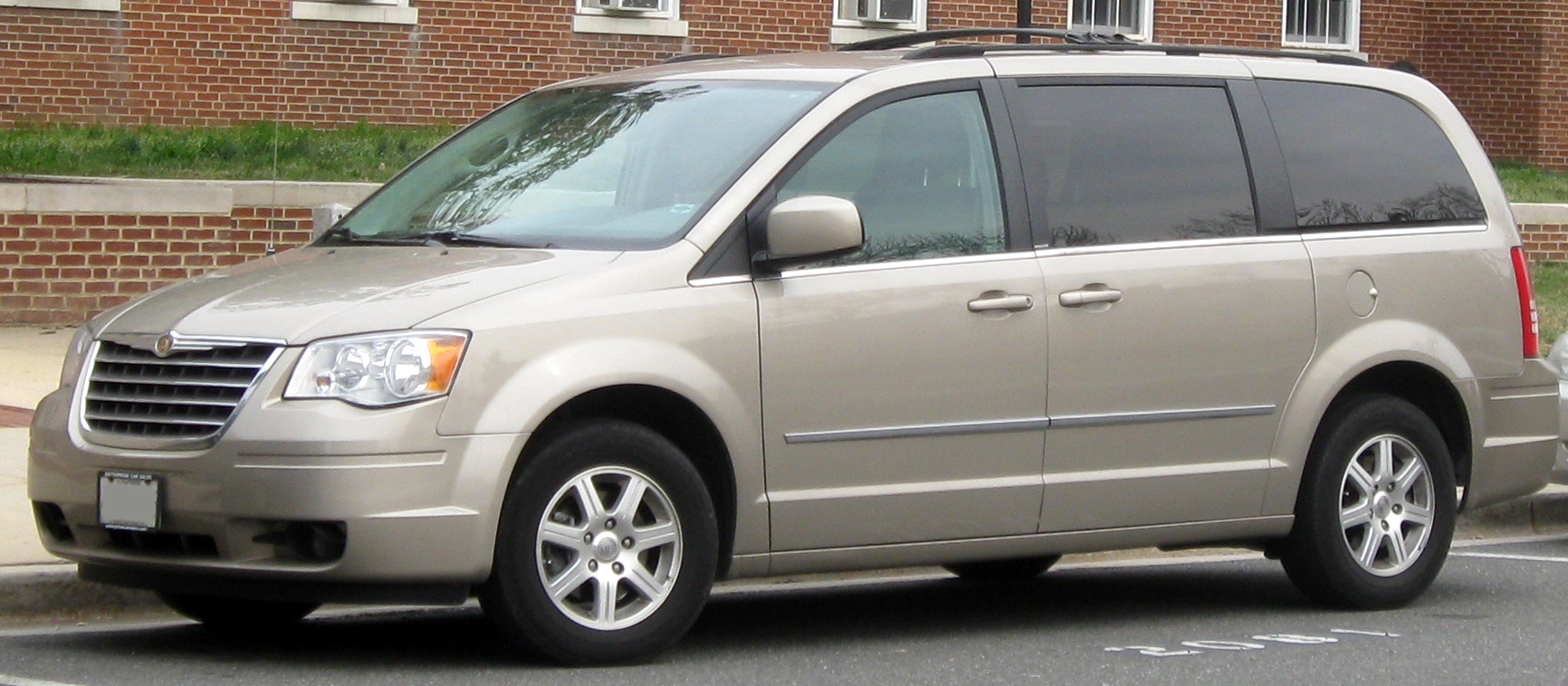 Chrysler Town and Country 2010 #3