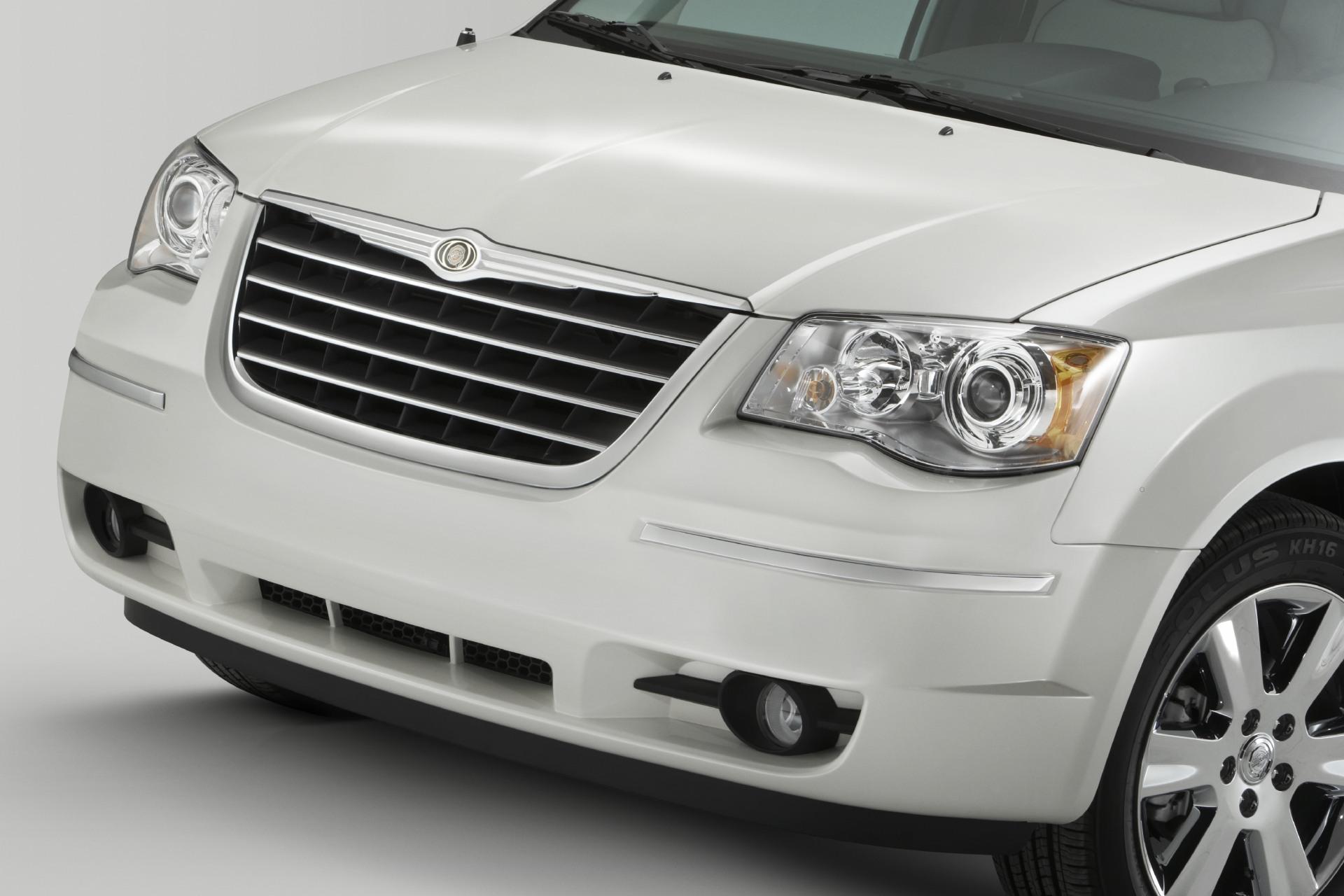 Chrysler Town and Country 2010 #7