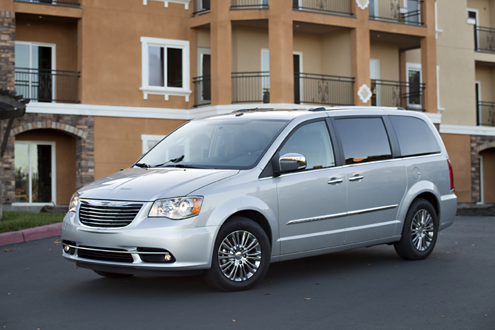 Chrysler Town and Country 2013 #1