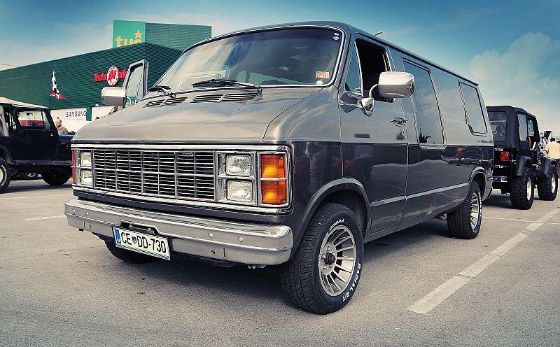 Dodge Van 1982 #2