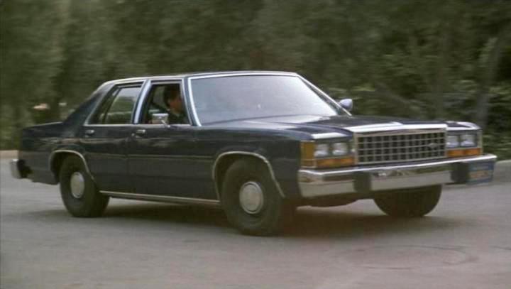 Ford Crown Victoria 1983 #5