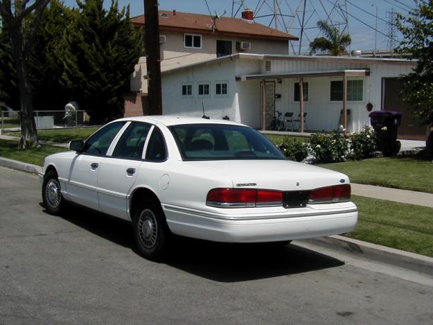 Ford Crown Victoria 47px Image 1