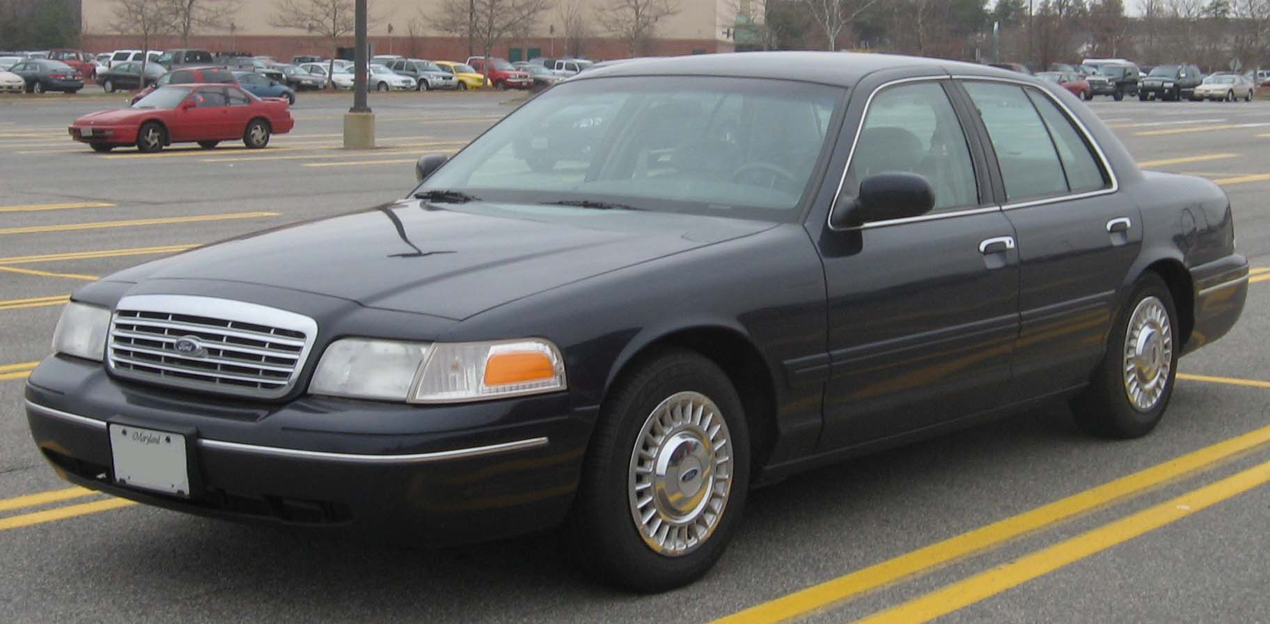 Ford Crown Victoria 2002 #1