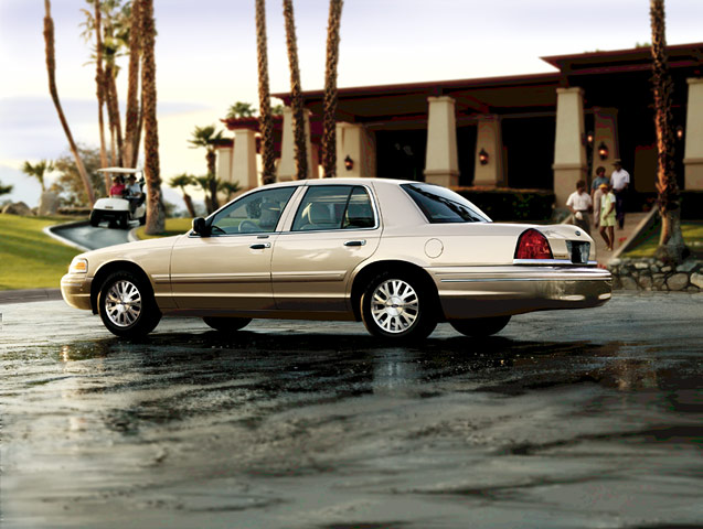 Ford Crown Victoria 2004 #5