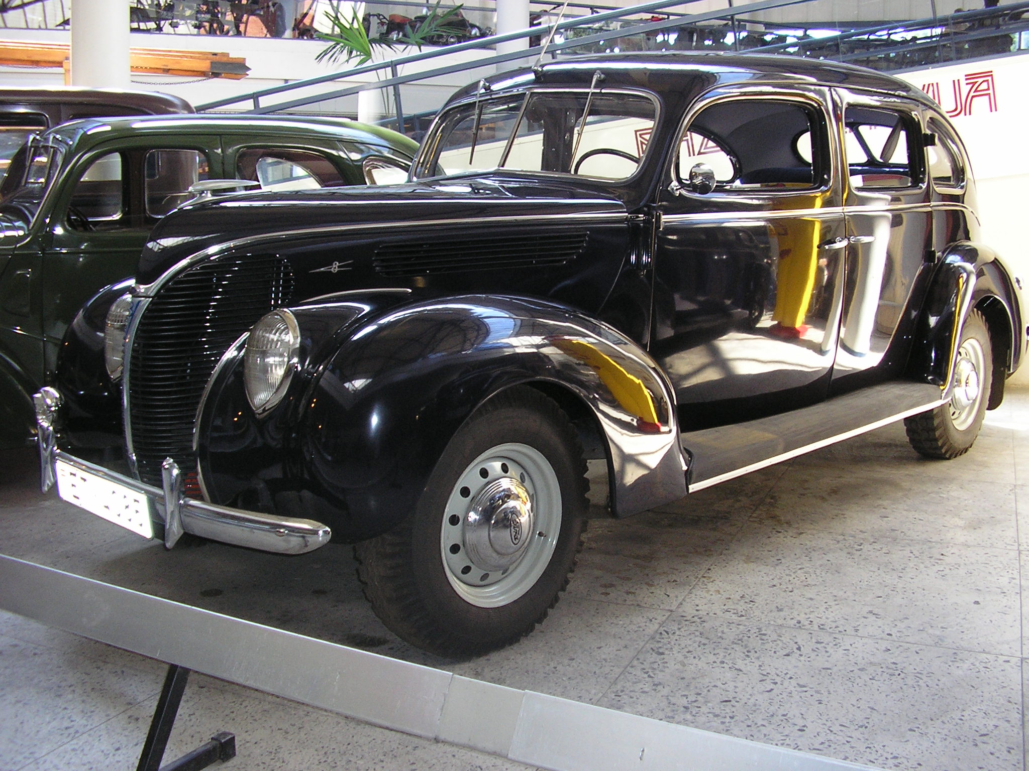 Ford Deluxe 1937 #12