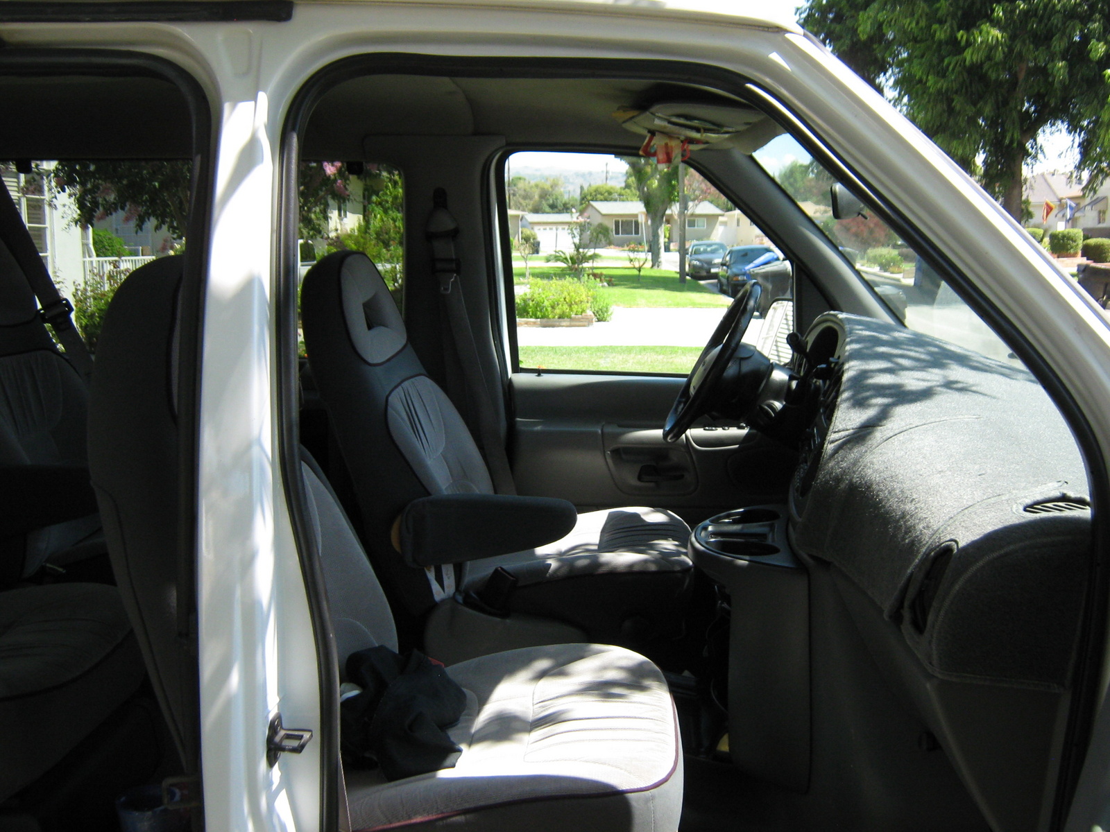 Ford Econoline Wagon 2005 #13