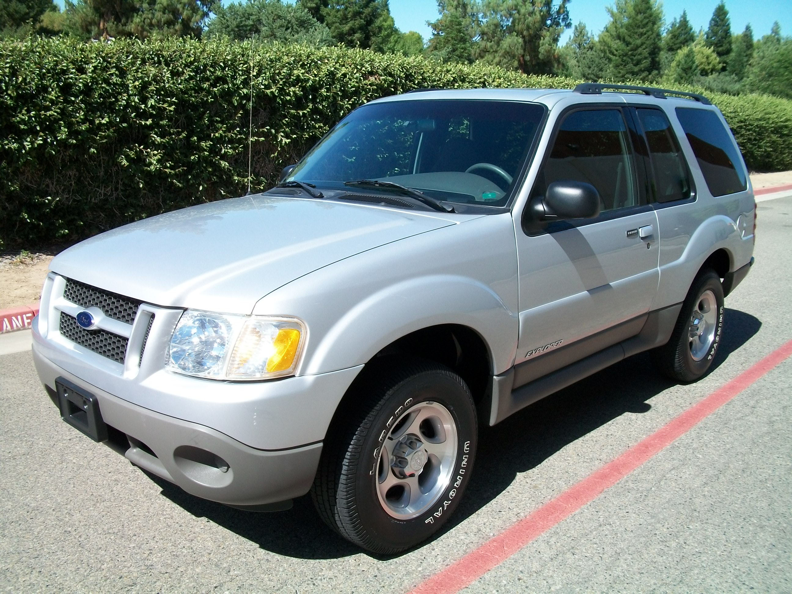 2002 ford explorer curb weight