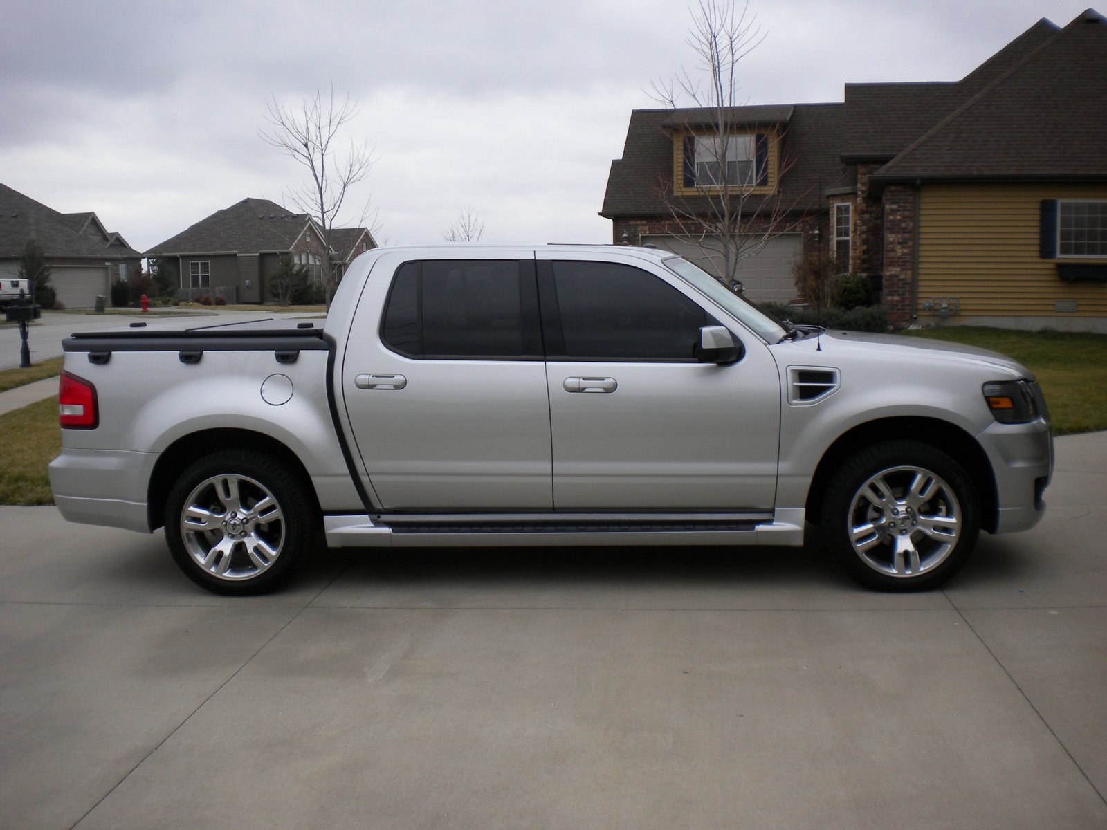 Ford Explorer Sport Trac 2010 #9