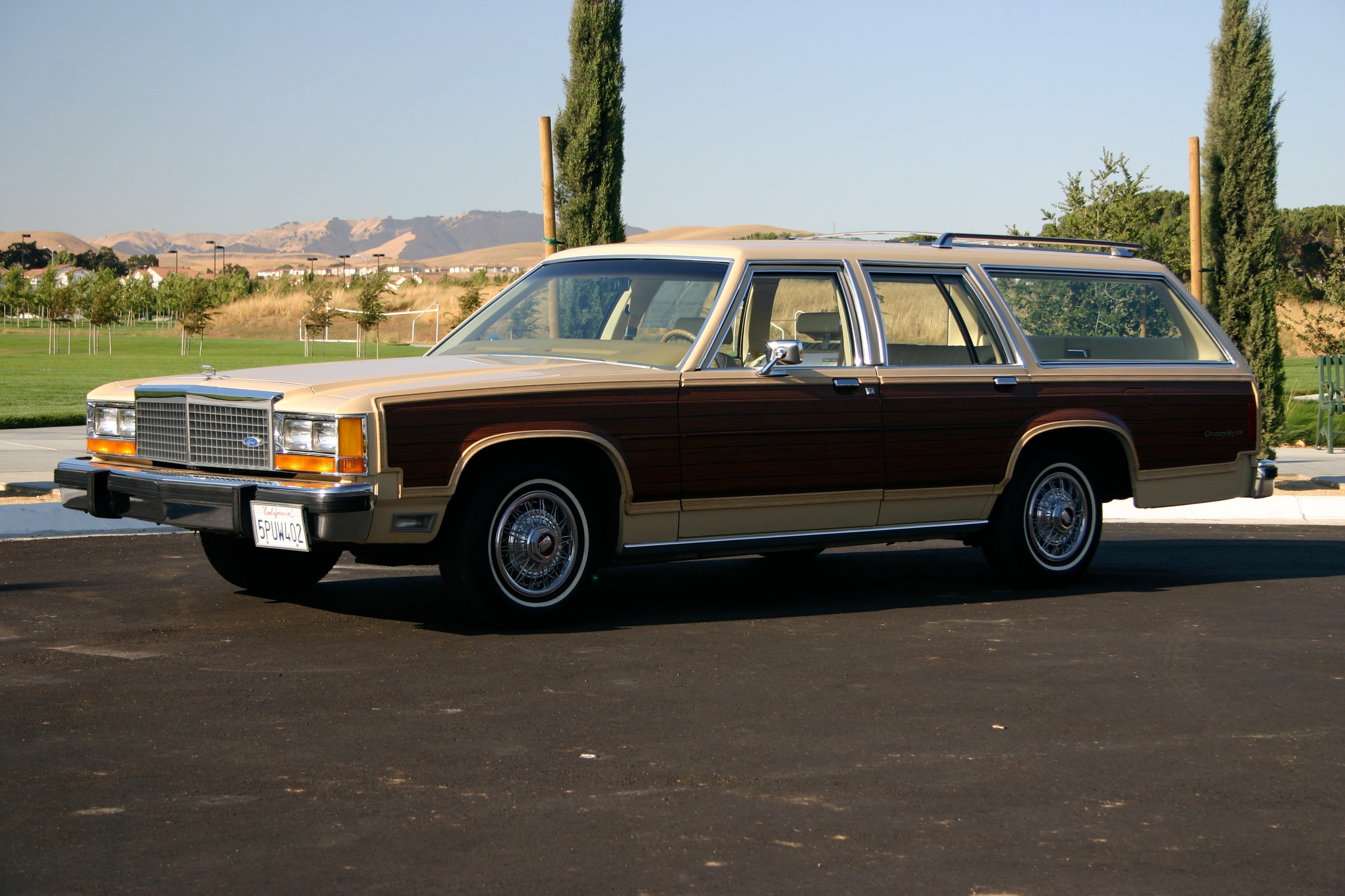 Ford LTD Crown Victoria Country Squire #4