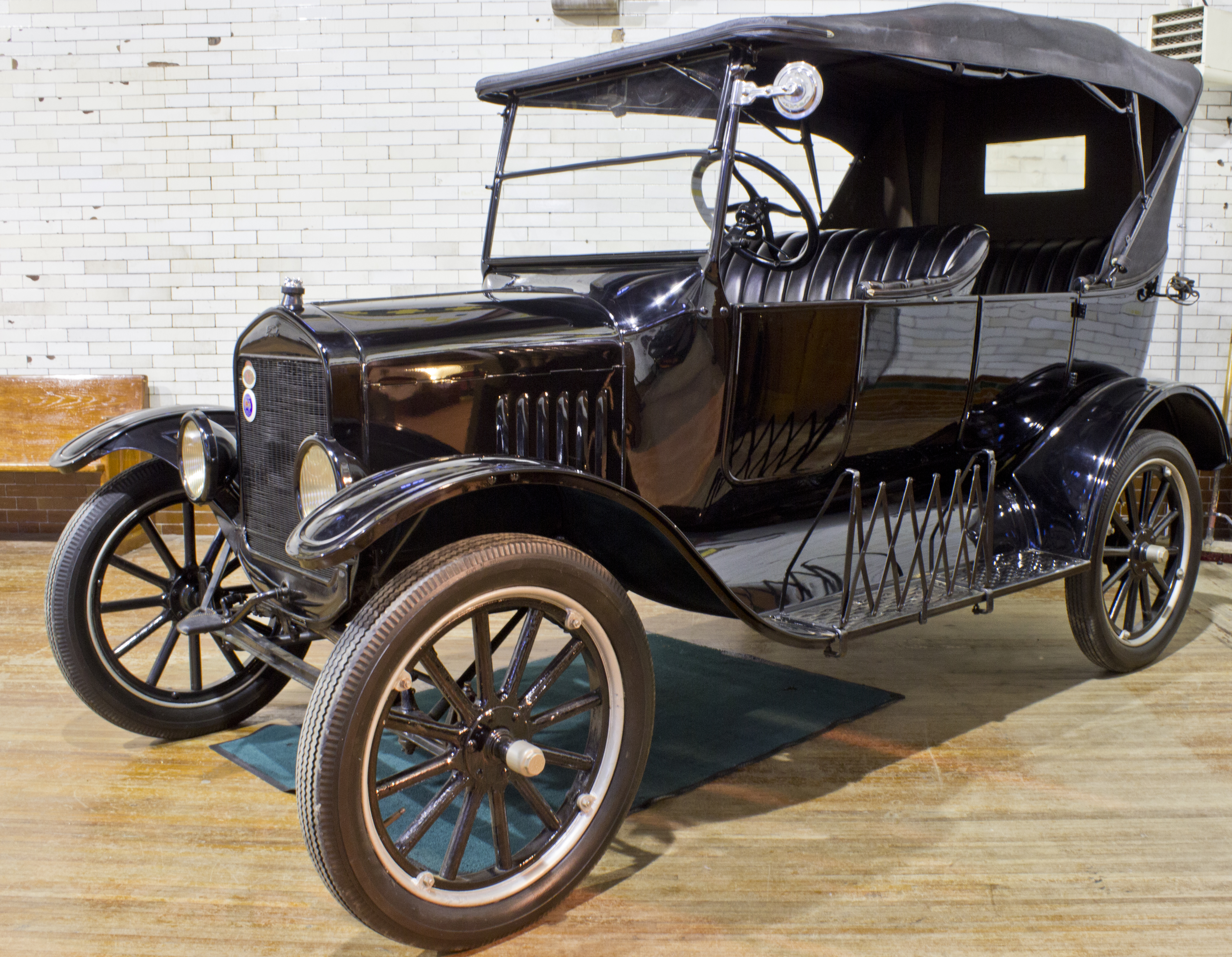 1914 Ford Model T Information and photos MOMENTcar