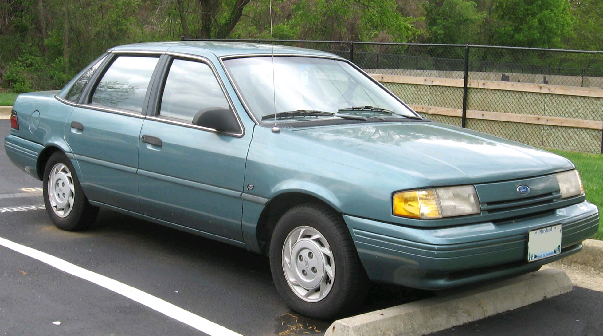 Ford Tempo 1990 #8